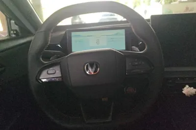 Changan UNI-V 2025, 10800 км, за 15250 USD - фото 9