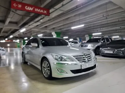 Hyundai Genesis 2013, 128312 км, за 4492.9 USD