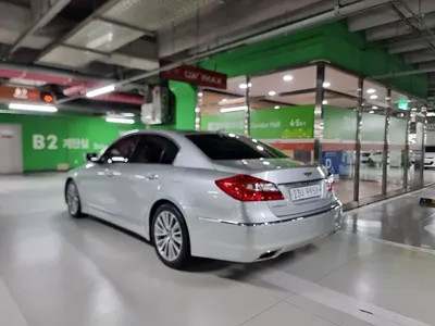 Hyundai Genesis 2013, 128312 км, за 4492.9 USD