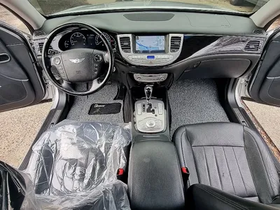 Hyundai Genesis 2013, 128312 км, за 4492.9 USD