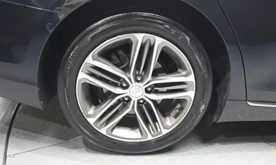 Hyundai Grandeur 2018, 121441 км, за 8769.42 USD