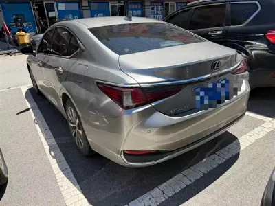 Lexus ES 2022, 70000 км, за 19920.48 USD