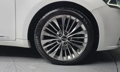 Kia K7 2018, 86834 км, за 11034.03 USD