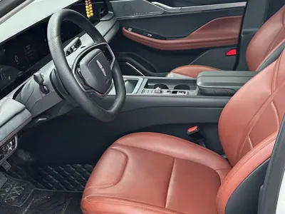 Lincoln Z 2024, 10300 км, за 20413.27 USD