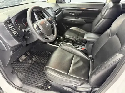 Mitsubishi Outlander 2022, 39100 км, за 12966.37 USD - фото 7