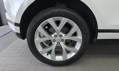 Land Rover Range Rover Evoque 2023, 50996 км, за 24039.1 USD