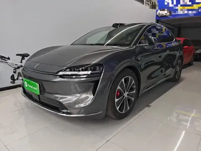 智界 Zhijie R7 · 2025 год