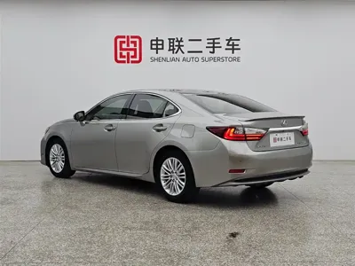 Lexus ES 2017, 58500 км, за 15448.67 USD