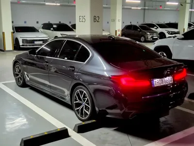 BMW 5-Series 2022, 98600 км, за 26821.58 USD