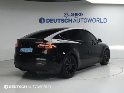 Tesla Model Y 2021, 90476 км, за 27898.12 USD