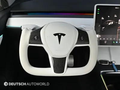 Tesla Model Y 2021, 90476 км, за 27898.12 USD - фото 13