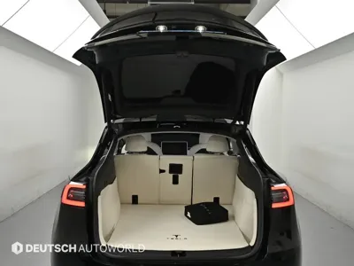 Tesla Model Y 2021, 90476 км, за 27898.12 USD - фото 19