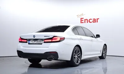 BMW 5-Series 2022, 27816 км, за 28807.92 USD