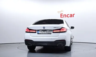 BMW 5-Series 2022, 27816 км, за 28807.92 USD