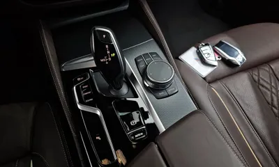BMW 5-Series 2022, 27816 км, за 28807.92 USD - фото 9