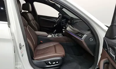 BMW 5-Series 2022, 27816 км, за 28807.92 USD - фото 11