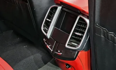 Porsche Cayenne 2016, 130951 км, за 22004.72 USD - фото 19