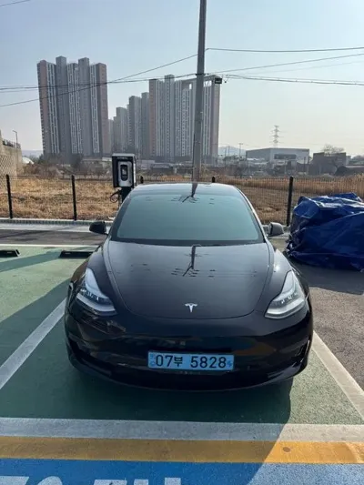 Tesla Model 3 2020, 122000 км, за 20349.22 USD