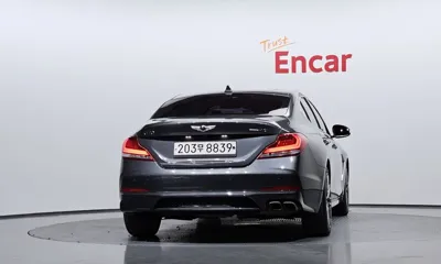 Genesis G70 2018, 78973 км, за 10749.19 USD