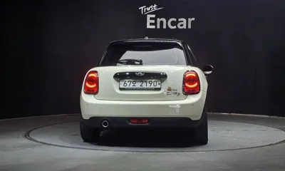 MINI Cooper 2018, 71114 км, за 5949.24 USD