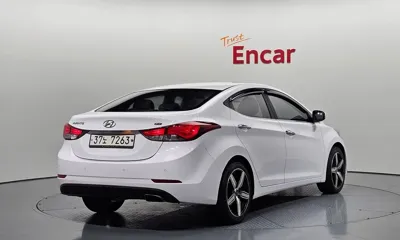 Hyundai Avante 2015, 146734 км, за 4485.47 USD