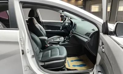 Hyundai Avante 2018, 125060 км, за 5827.81 USD - фото 10
