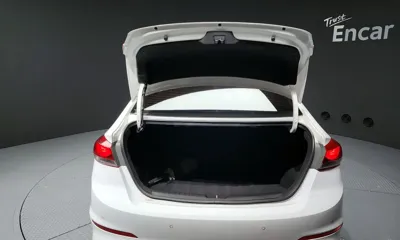 Hyundai Avante 2018, 125060 км, за 5827.81 USD - фото 20