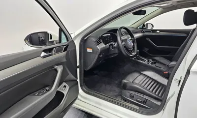 Volkswagen Passat 2018, 57874 км, за 12611.66 USD - фото 11