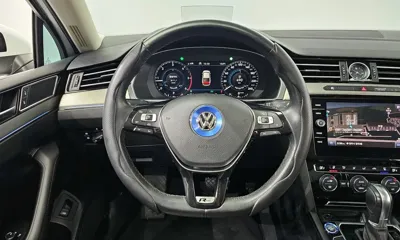 Volkswagen Passat 2018, 57874 км, за 12611.66 USD - фото 13