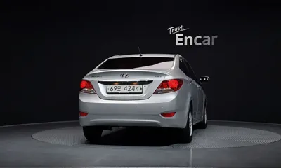 Hyundai Accent 2012, 158627 км, за 2535.27 USD