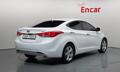 Hyundai Avante 2013, 75129 км, за 3872.92 USD