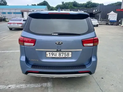 Kia Canival 2015, 220000 км, за 4095.43 USD