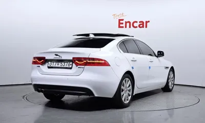 Jaguar XE 2019, 59664 км, за 4591.43 USD