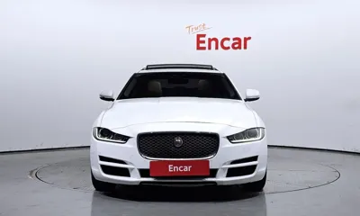 Jaguar XE 2019, 59664 км, за 4591.43 USD