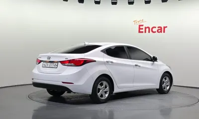 Hyundai Avante 2016, 118046 км, за 4069.84 USD