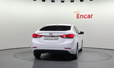 Hyundai Avante 2016, 118046 км, за 4069.84 USD
