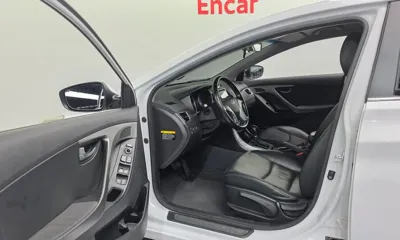 Hyundai Avante 2016, 118046 км, за 4039.09 USD - фото 11