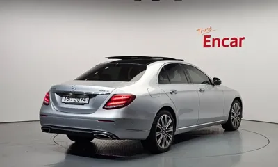 Mercedes-Benz E-Class 2017, 59277 км, за 18526.94 USD - фото 2