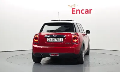 MINI Cooper 2017, 54739 км, за 7426.71 USD