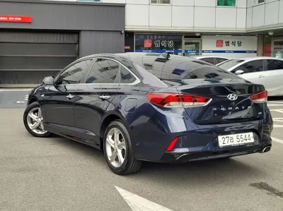 Hyundai Sonata 2018, 111555 км, за 5714.1 USD