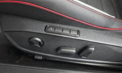 Volkswagen Golf 2026, 11918 км, за 29680.08 USD - фото 32