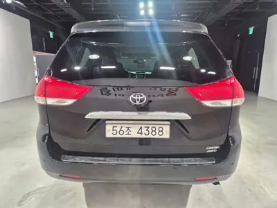 Toyota Sienna 2014, 117090 км, за 9051.24 USD - фото 6