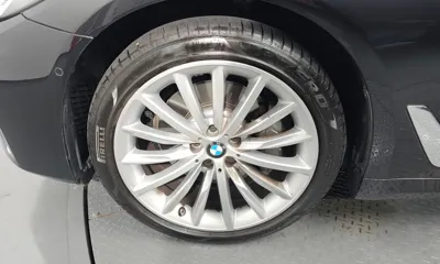 BMW 5-Series 2023, 21462 км, за 28179.18 USD