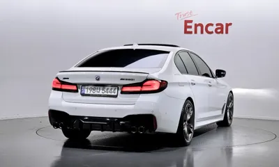 BMW 5-Series 2023, 31254 км, за 34790.6 USD - фото 2