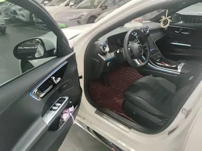 Mercedes-Benz C-Class 2024, 13000 км, за 31635.64 USD
