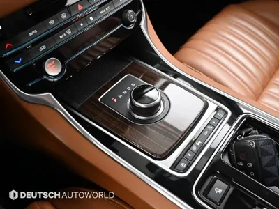 Jaguar XF 2018, 195824 км, за 4529.34 USD - фото 9