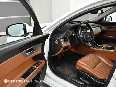 Jaguar XF 2018, 195824 км, за 4529.34 USD - фото 11