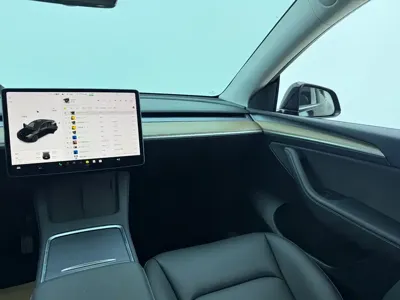Tesla Model Y 2021, 30000 км, за 20864.81 USD