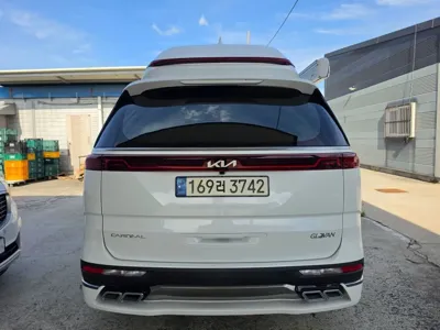 Kia Canival 2023, 23000 км, за 34511.94 USD