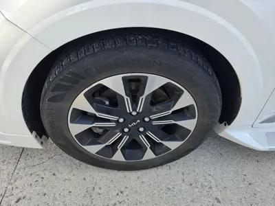 Kia Canival 2023, 23000 км, за 34511.94 USD